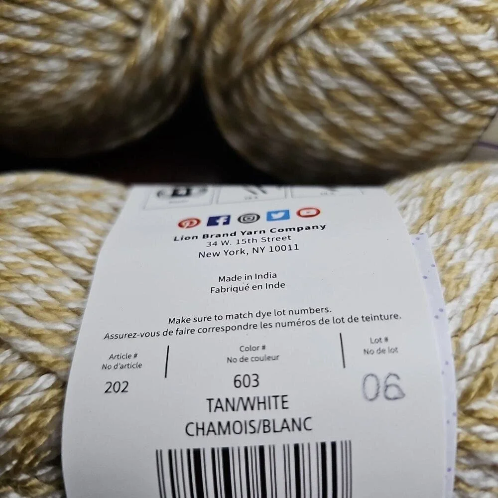 Lion Brand Yarn Basic Stitch Anti Pilling Tan White Acrylic‎ 4 Skeins